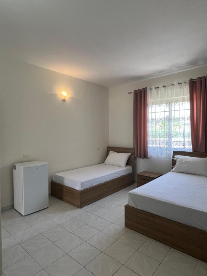 Guest House Sala Durres Exterior photo