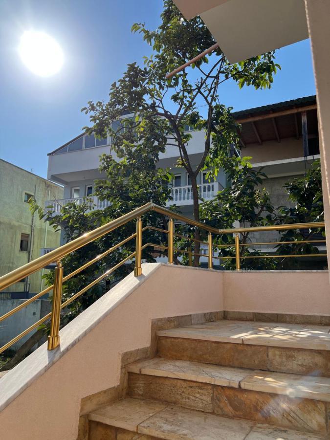 Guest House Sala Durres Exterior photo