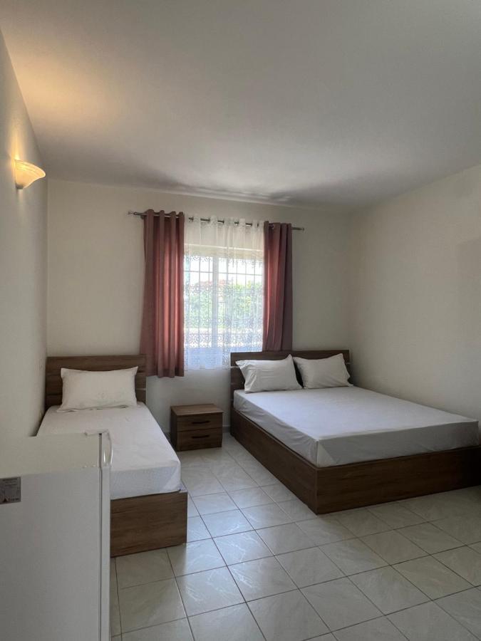 Guest House Sala Durres Exterior photo
